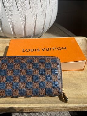 Authentic Louis Vuitton Damien Paillettes Zippy Wallet Blue Sequin